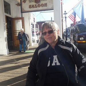 Meet your Posher, Esther